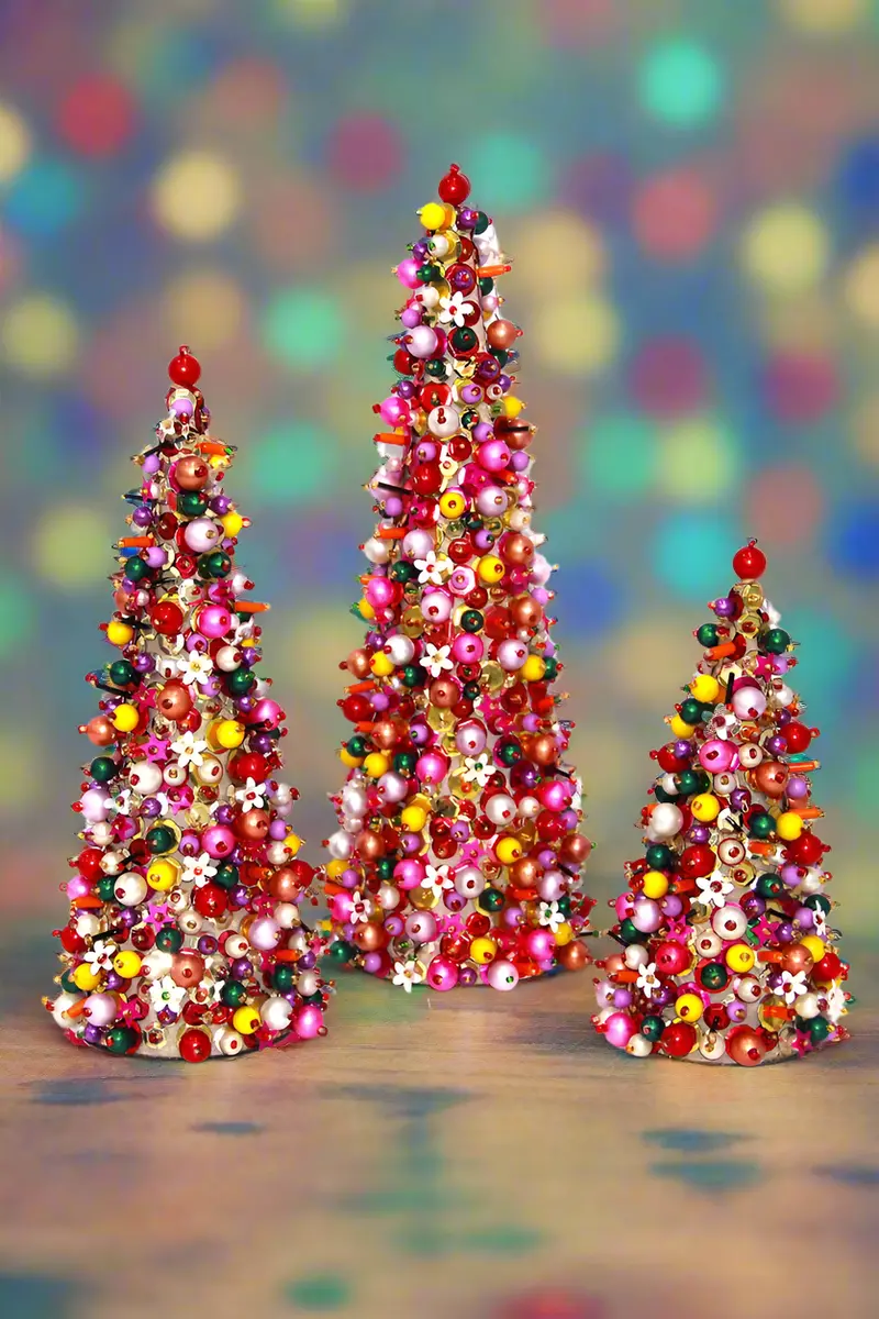 Beaded Magpie Tree - Three Sizes 1