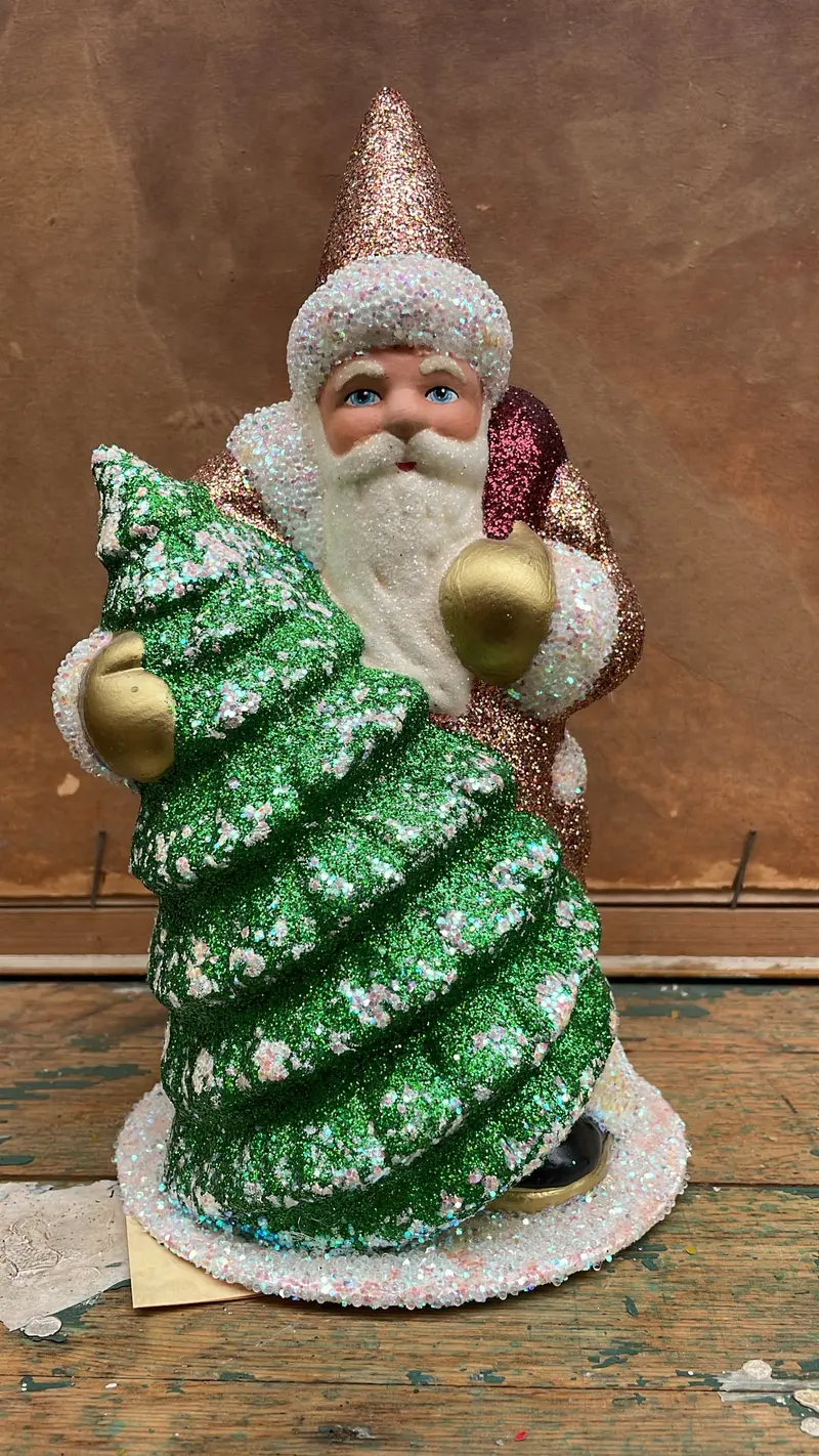 Brilliant Red Copper Santa, Goldleaf Gloves  With Large Beaded Tree | Ino Schaller 1