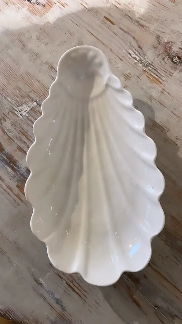 French Shell Serving Dish 1