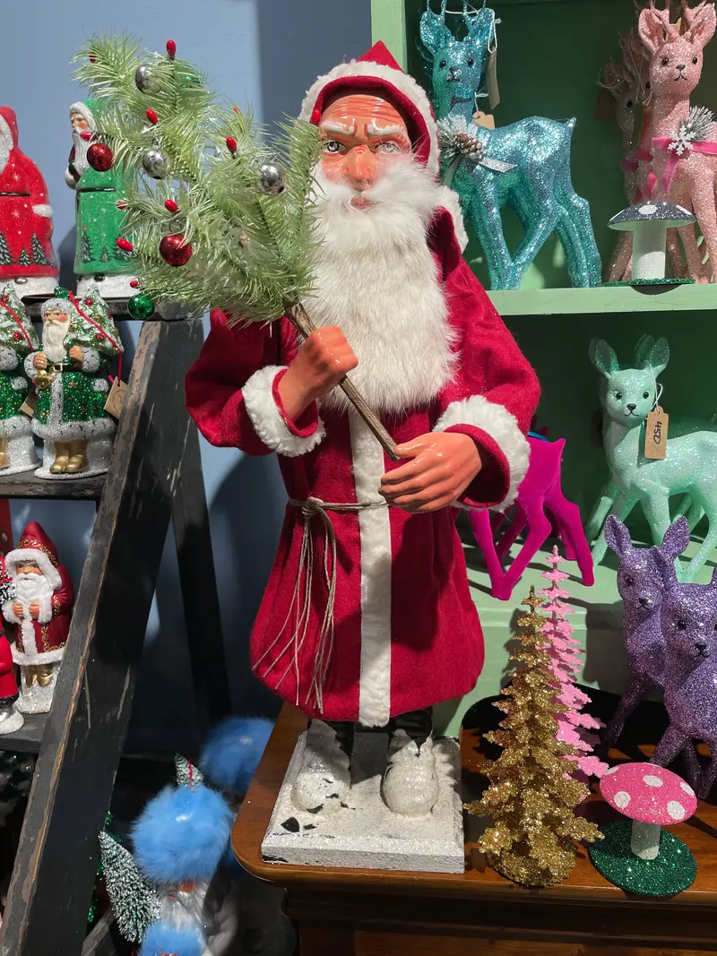 Nostalgic Large Santa Claus With Feather Tree 1