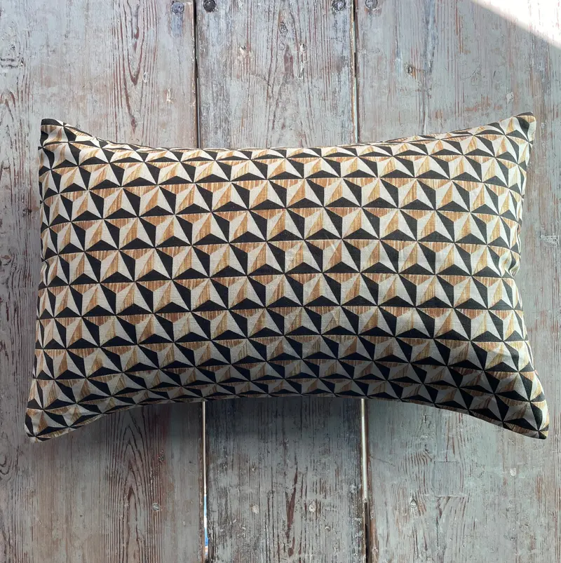 Pointes De Diamant Cushion | Antoinette Poisson Linen Cushion – Domino Paper Design 1