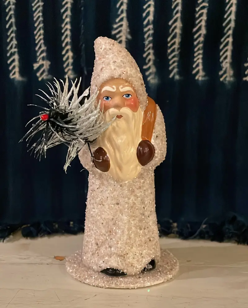 Santa With Tree - Cream Frost | Ino Schaller 1