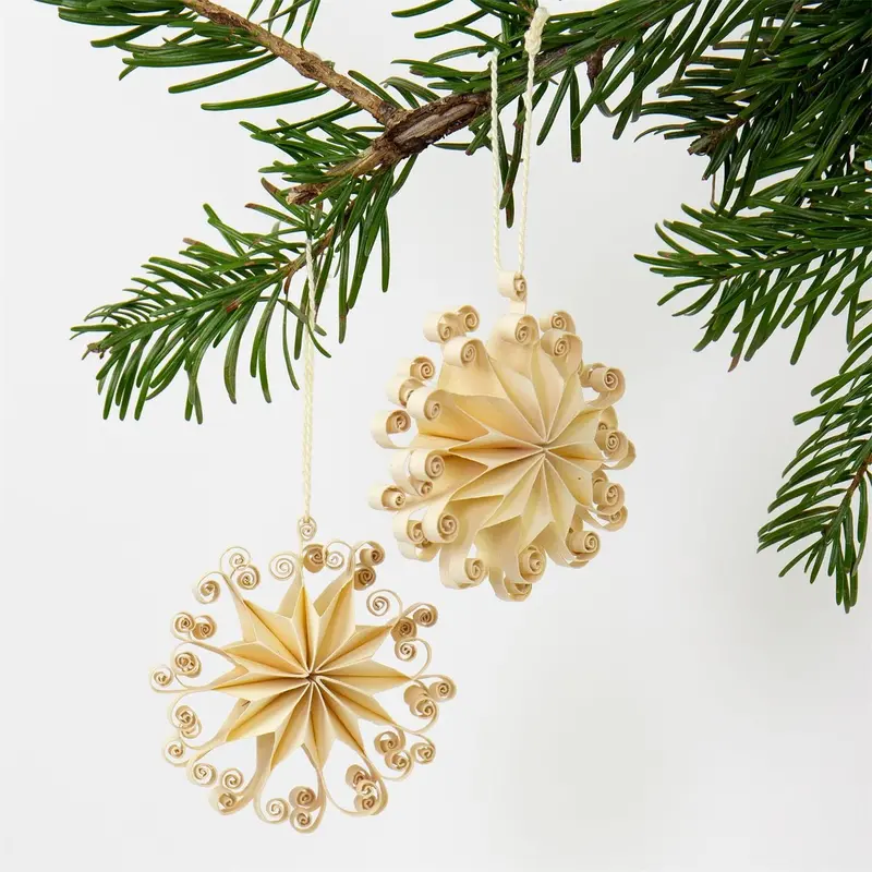 Whirl Pendant, White | Christmas Ornament 1